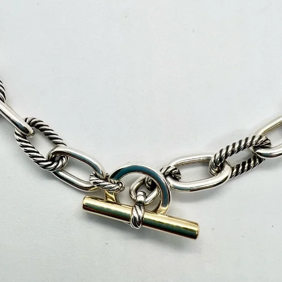 David Yurman Madison Toggle Chain Necklace with 18K Yellow Gold - Picture 4 of 13